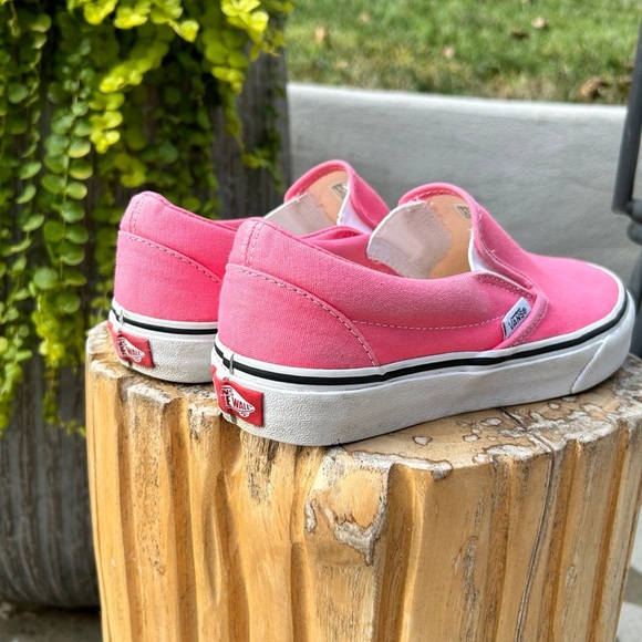 Vans Off the Wall Classic Slip on Sneaker Rare Neon Knockout Pink Women’s Size 7 - Picture 9 of 10